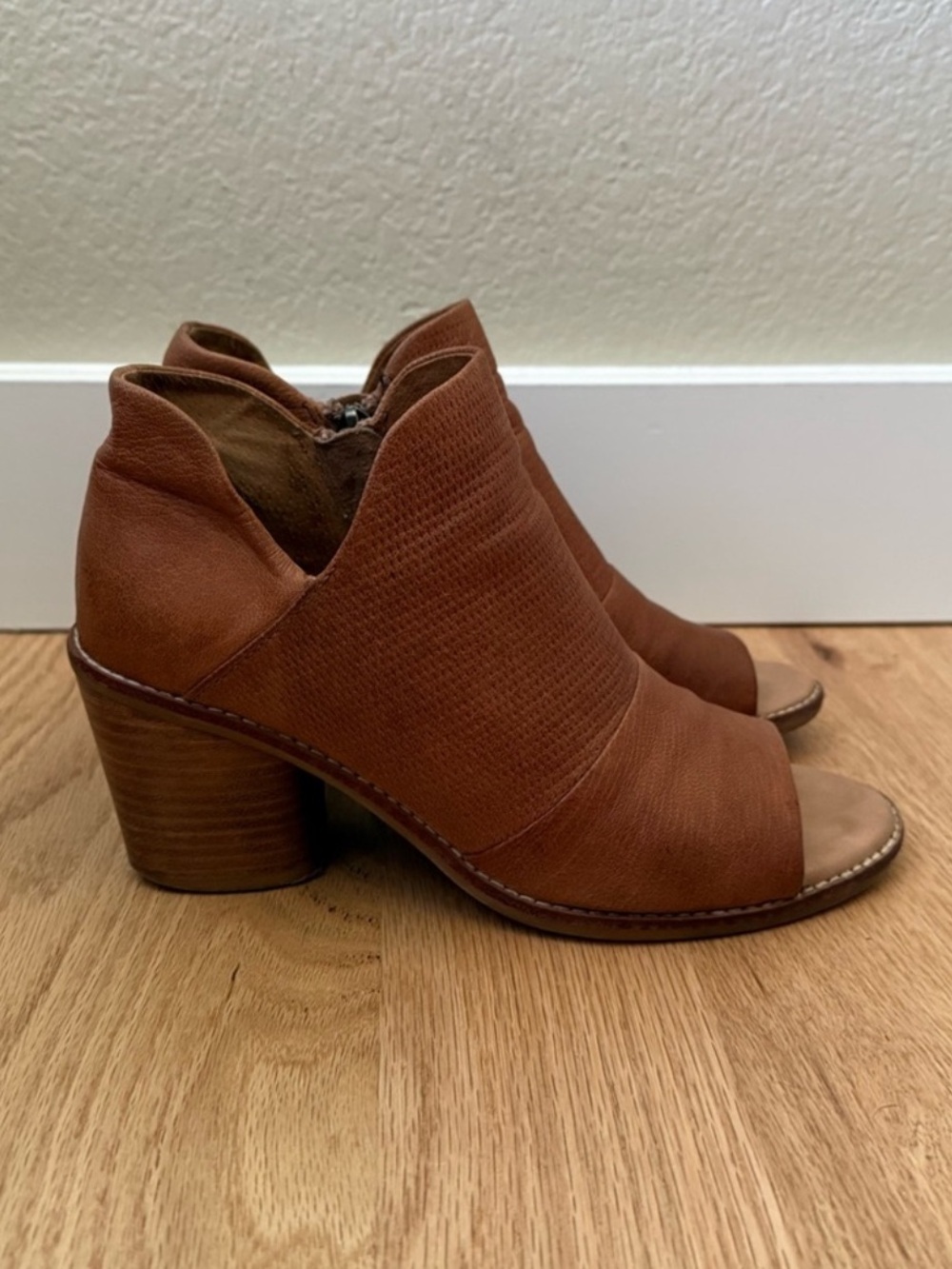 Sofft Leather Molly Peep Toe Heels Brown Size 7.5